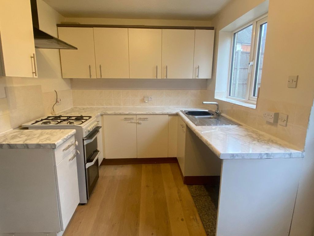 Property photo 3 of 13 3668563