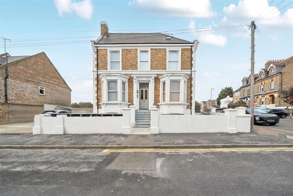 Property photo 1 of 9 Carlton Front Shot.Png