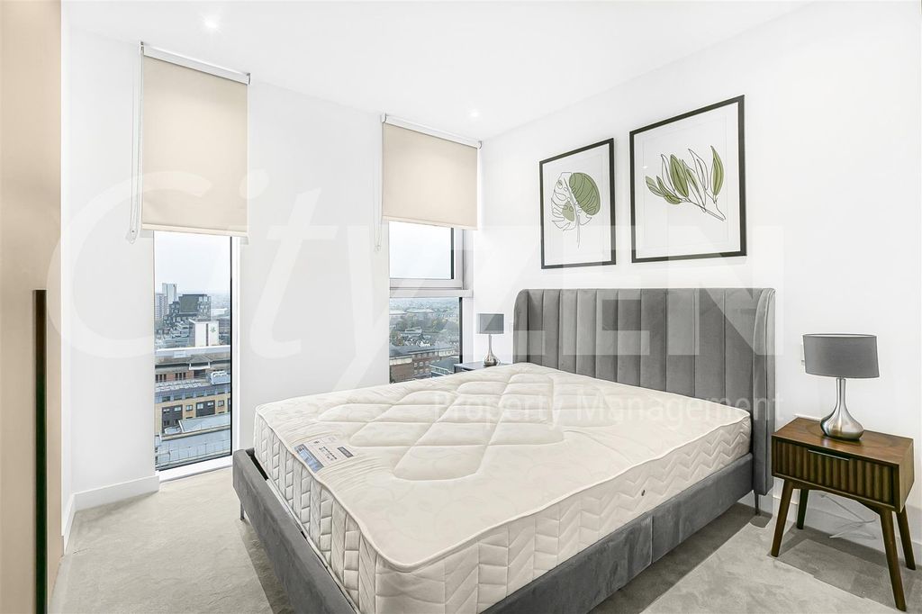 Property photo 3 of 36 Bedroom