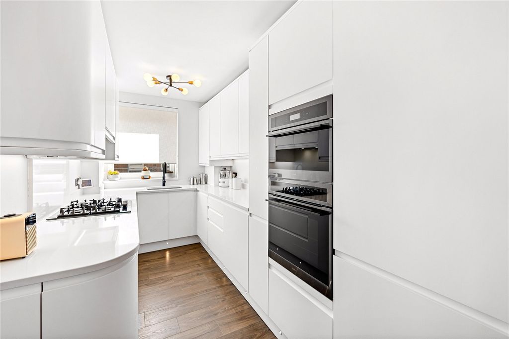 Property photo 3 of 19 Picture No. 11