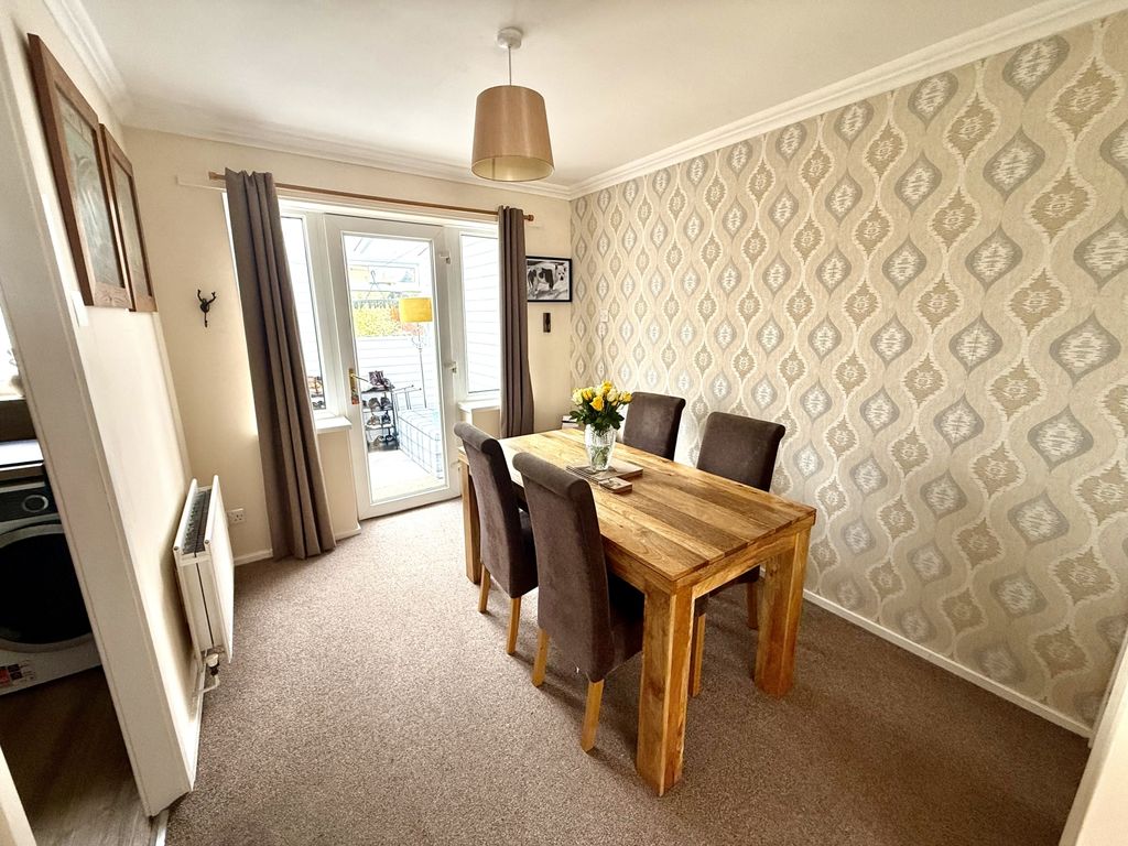 Property photo 3 of 12 Img_4633
