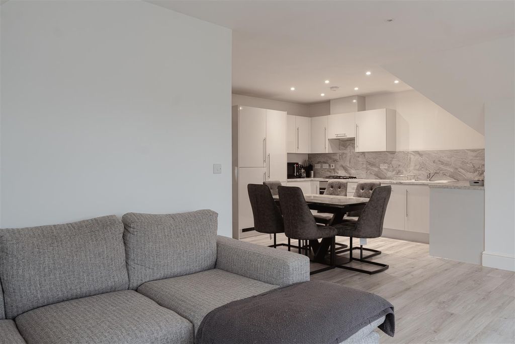 Property photo 3 of 15 9.Jpg