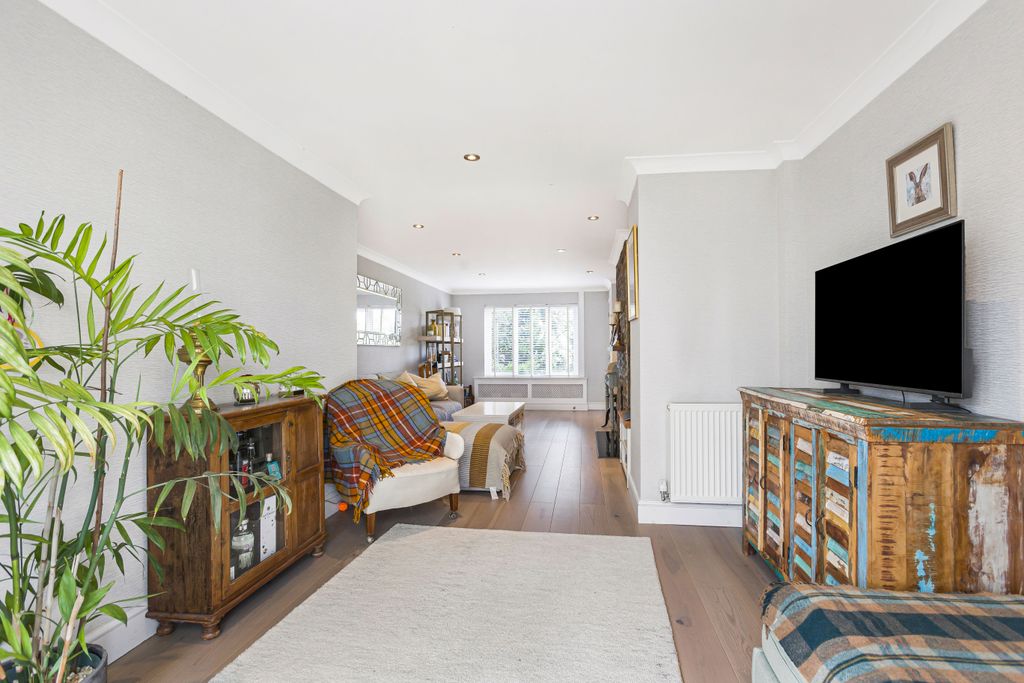 Property photo 3 of 12 582883