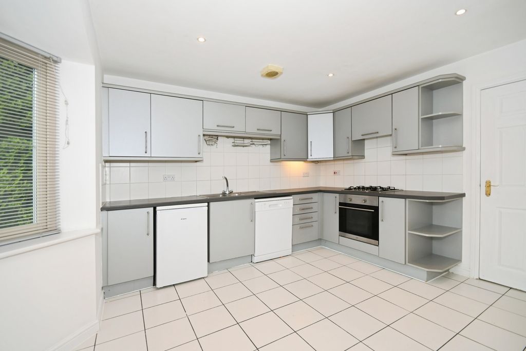 Property photo 2 of 17 Photo