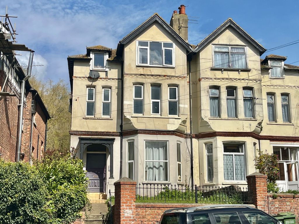 Property photo 1 of 8 Sandgate Hill