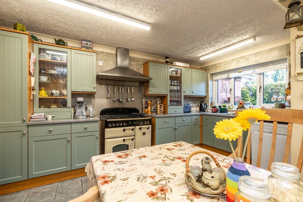 Property photo 3 of 23
