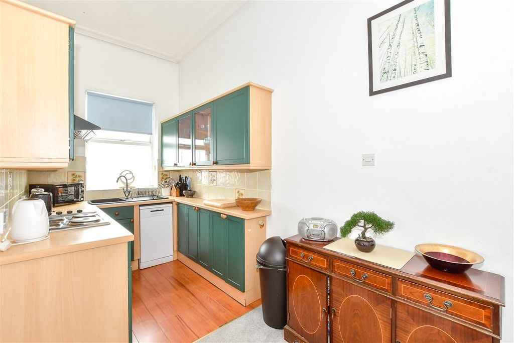 Property photo 2 of 11 Kitchen