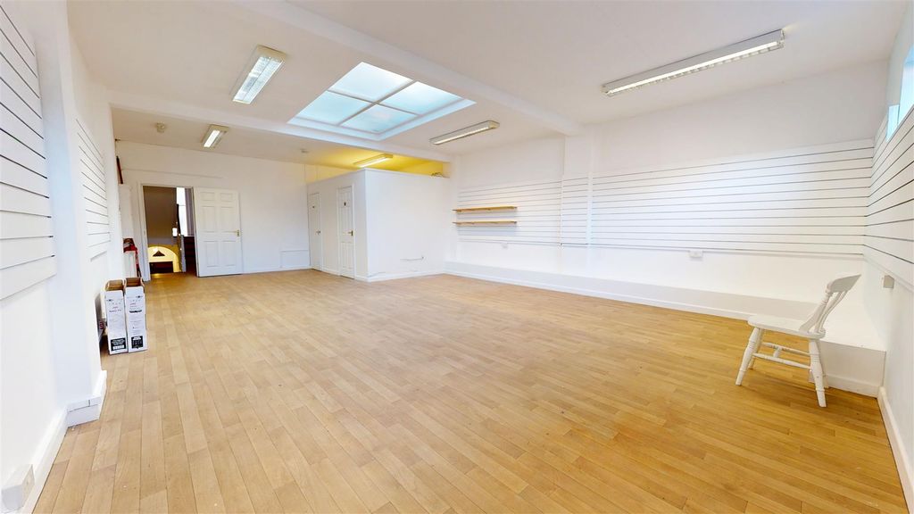 Property photo 3 of 13 12102025_120724.Jpg