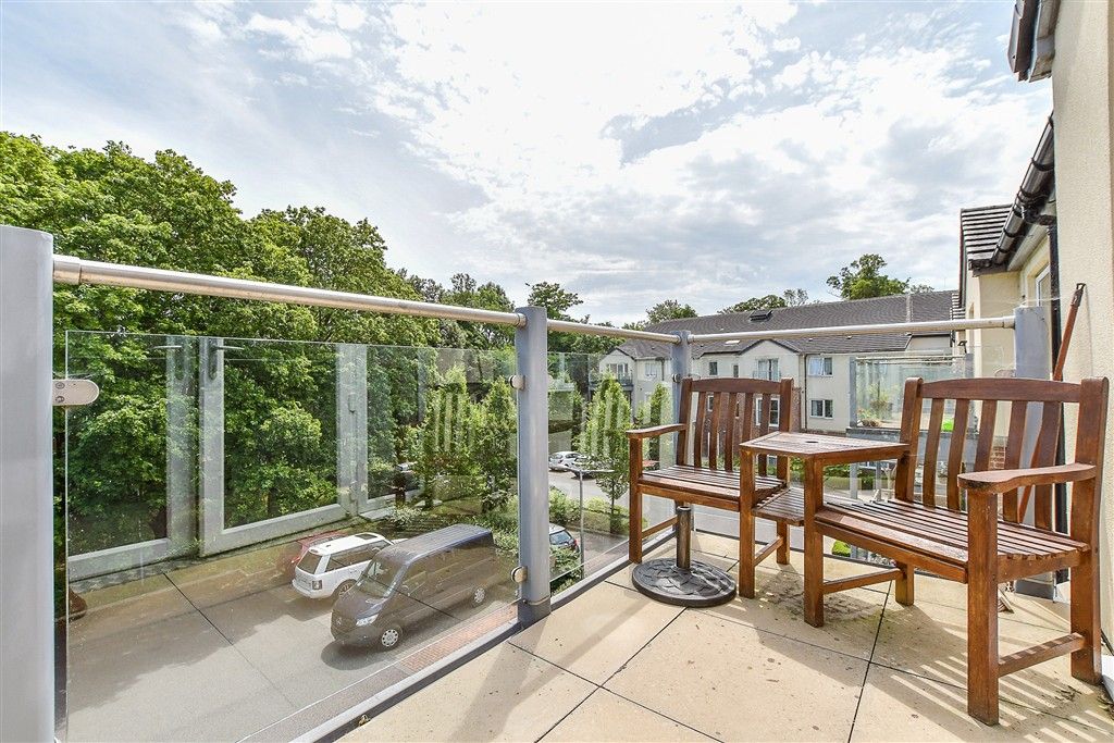 Property photo 2 of 8 Balcony