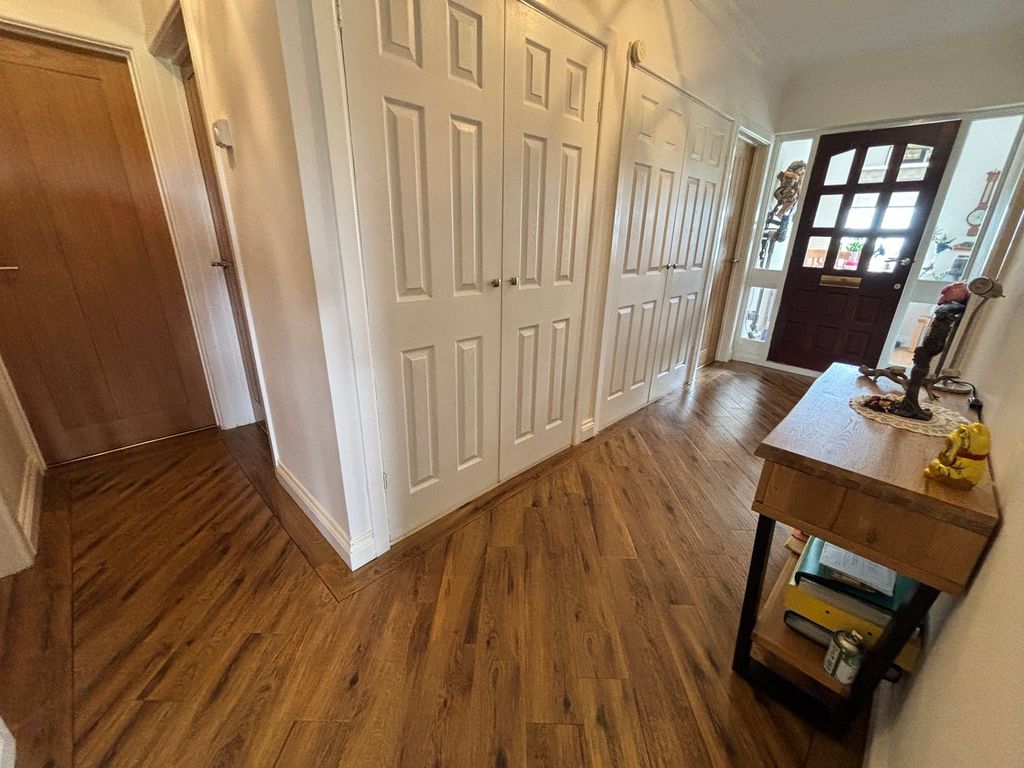 Property photo 3 of 41