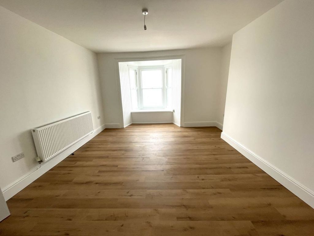 Property photo 3 of 4 Living Area