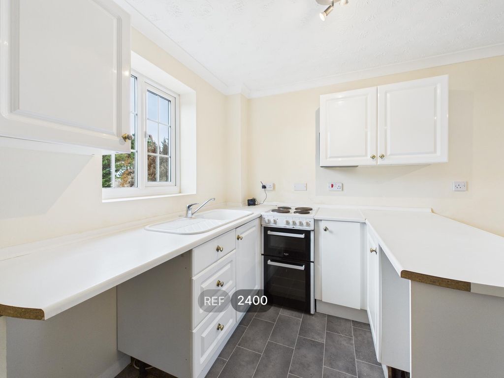 Property photo 2 of 15 Kitchen / Living Area