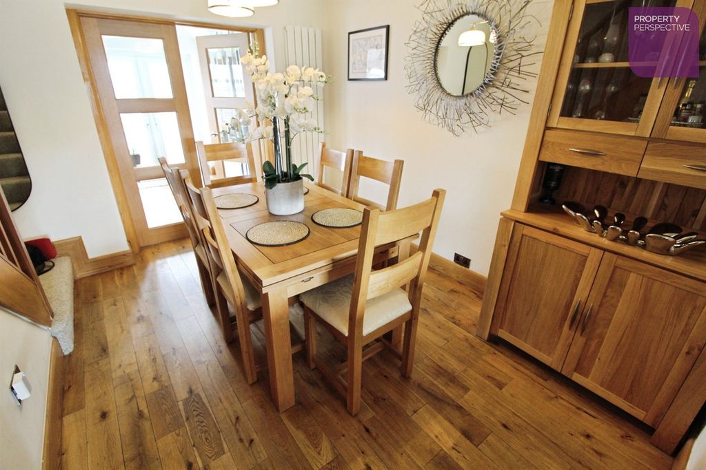 Property photo 3 of 19 Dining Room