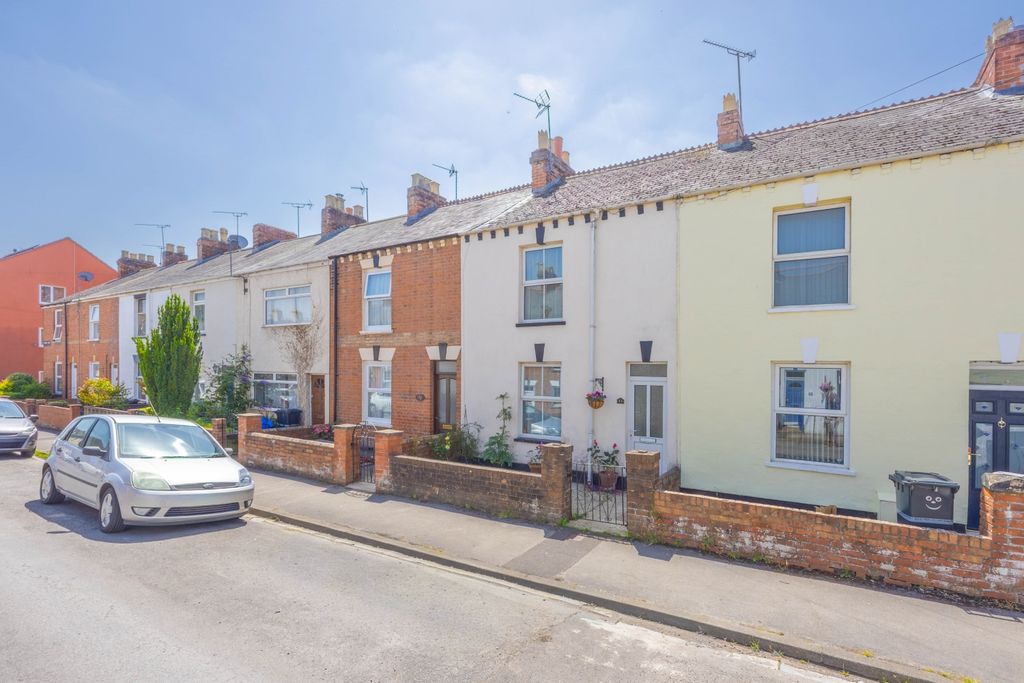 Property photo 1 of 10 Ewemove Taunton Portman2 Street (1)