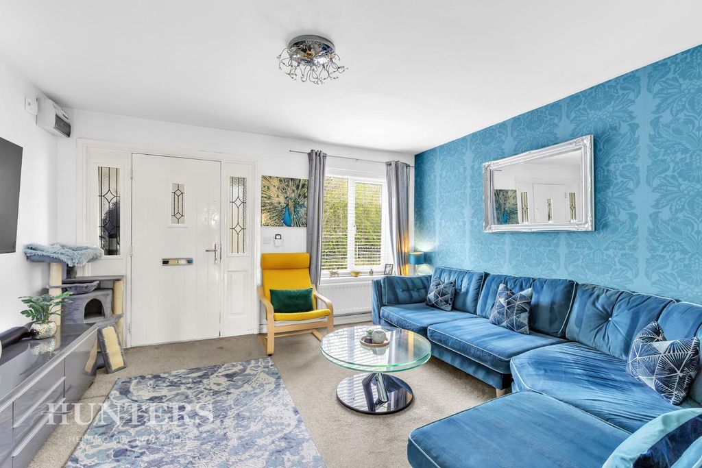 Property photo 3 of 25 Lounge