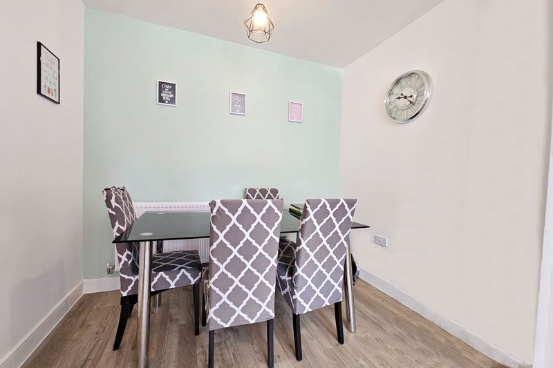 Property photo 3 of 11 Dining Area
