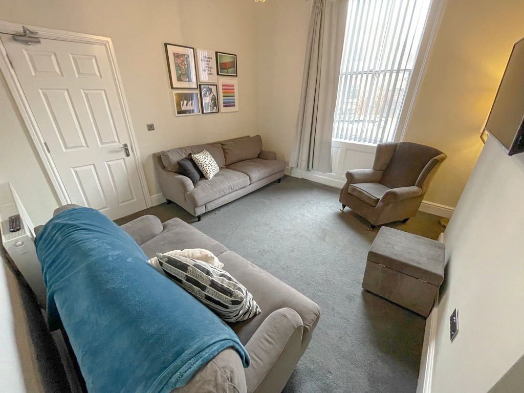 Property photo 1 of 12 46 Upper Parliament (1)