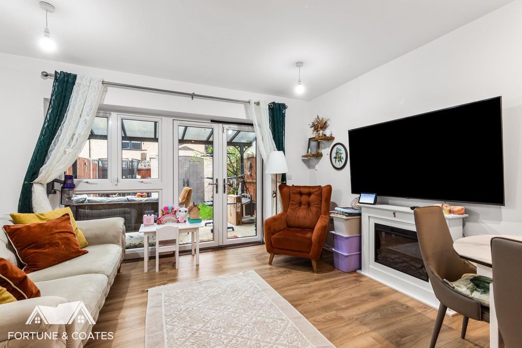 Property photo 2 of 18 Chorusclose_1.Jpg