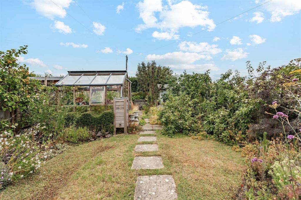 Property photo 3 of 25