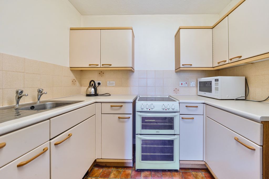 Property photo 3 of 24 Kitchen
