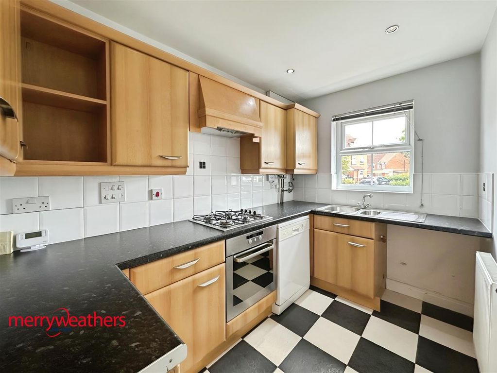 Property photo 2 of 10 Kitchen