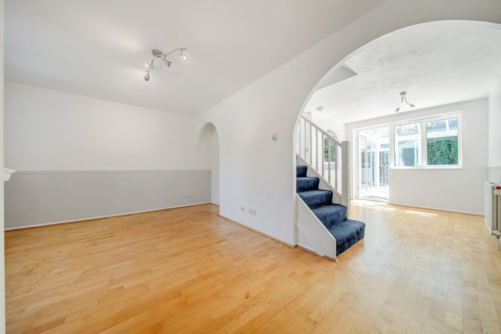 Property photo 3 of 24 1483663-9-6A3A86F...