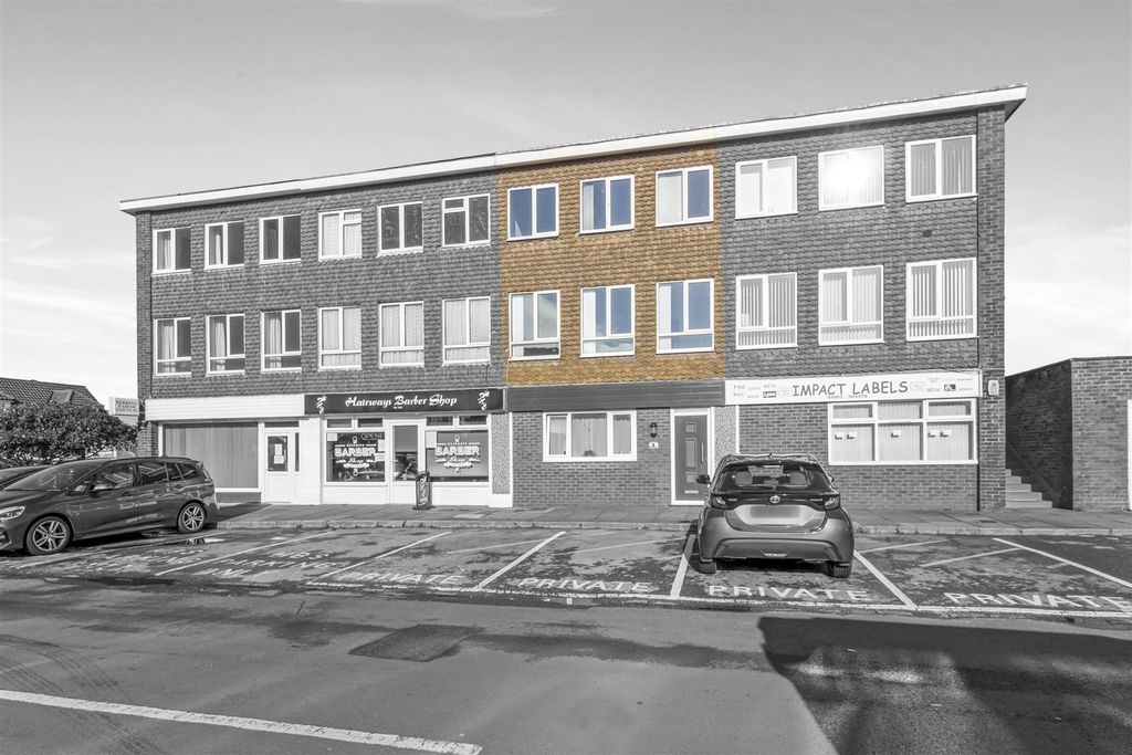 Property photo 1 of 20 5A Elm Park-020Bw.Jpg