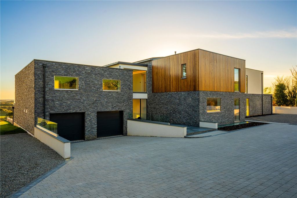 Property photo 3 of 16 Front Elevation