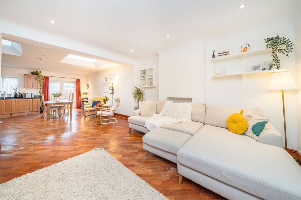 Property photo 2 of 6