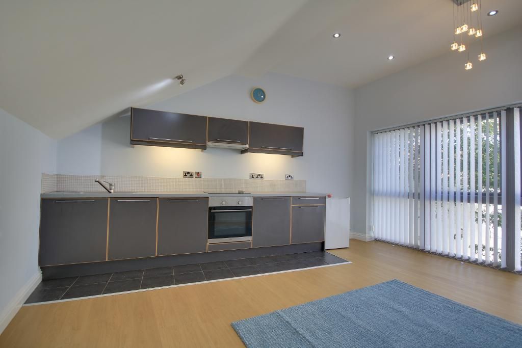 Property photo 3 of 13 Kitchen