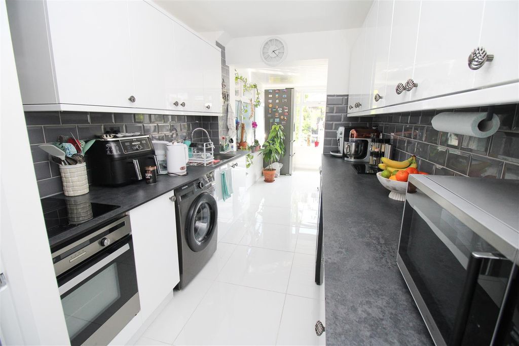 Property photo 2 of 14 Img_5238.Jpg