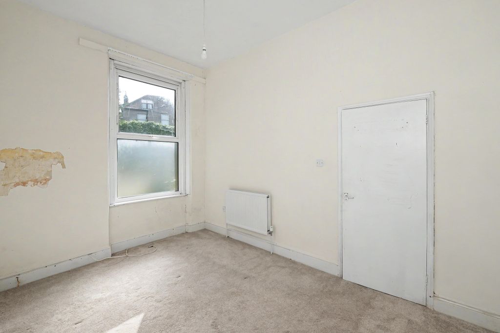 Property photo 3 of 20 Flat 2, 18 Belmont Road, St. Andrews, Bristol, Bs6 5As