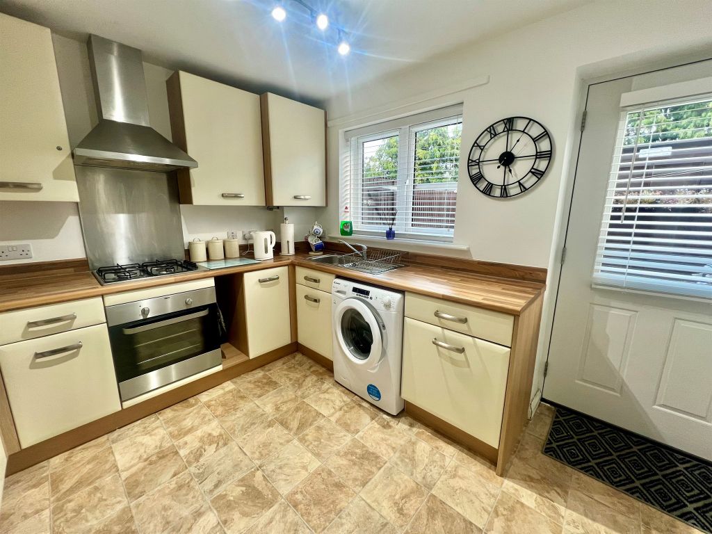 Property photo 2 of 16 Kitchen