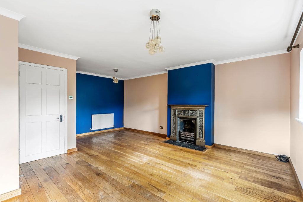 Property photo 2 of 26
