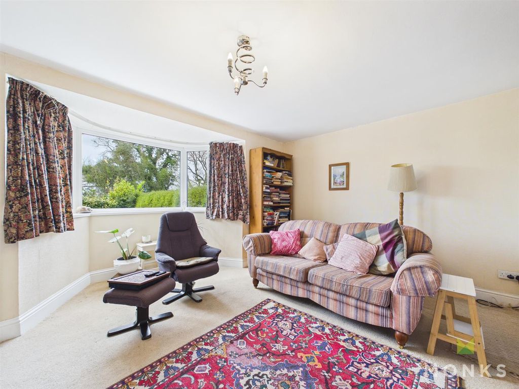 Property photo 2 of 24 Cam01520G0-Pr0375-Still040.Jpg