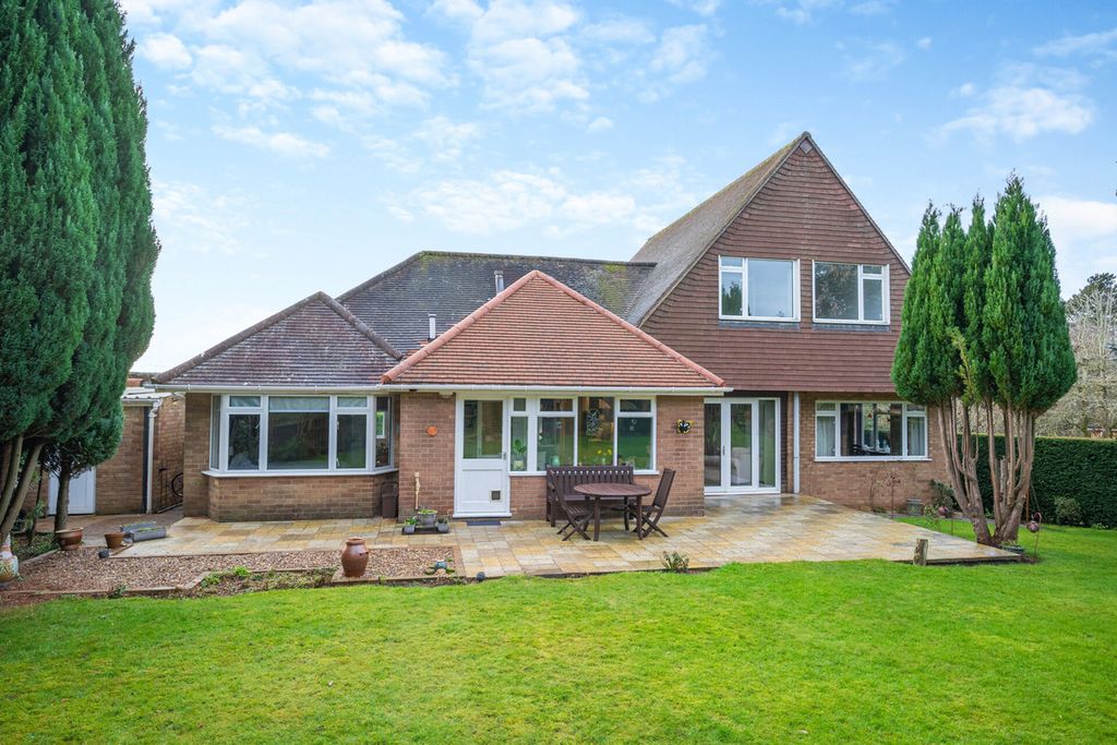Property photo 1 of 40