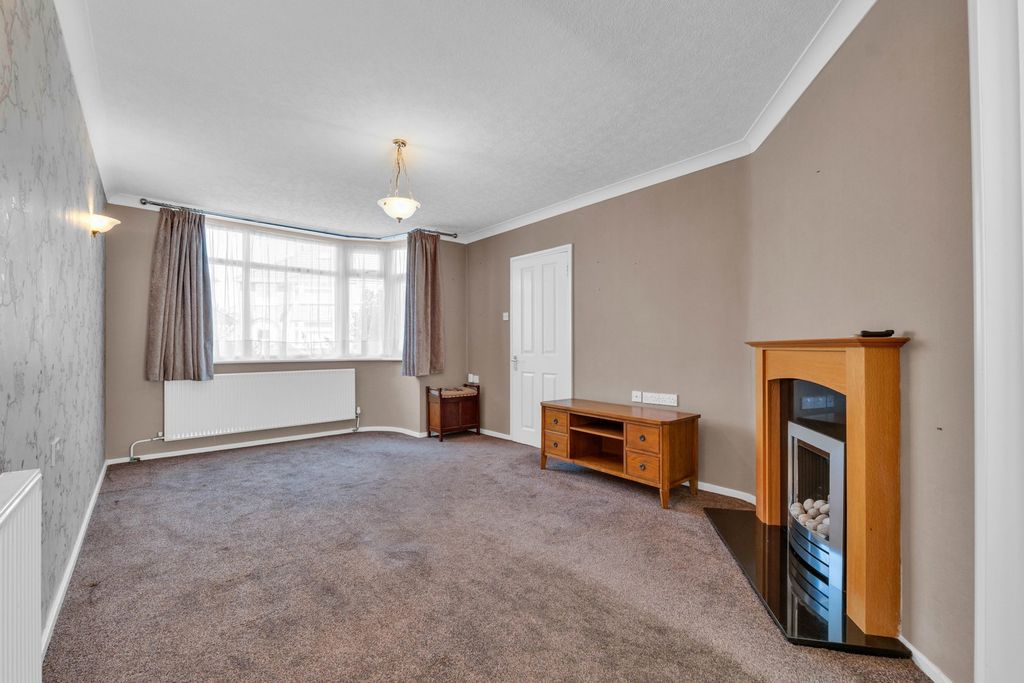 Property photo 3 of 21