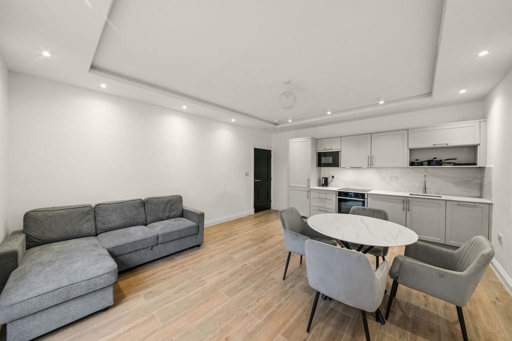 Property photo 1 of 15 Photo 18