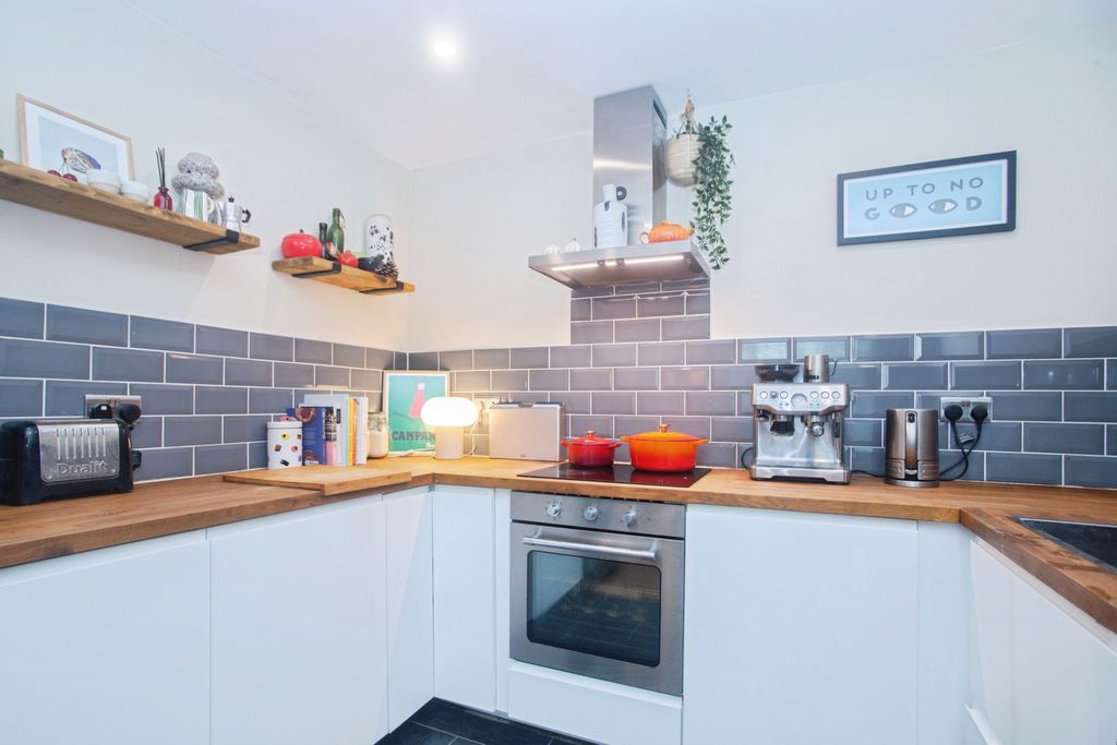 Property photo 3 of 15 Kitchen