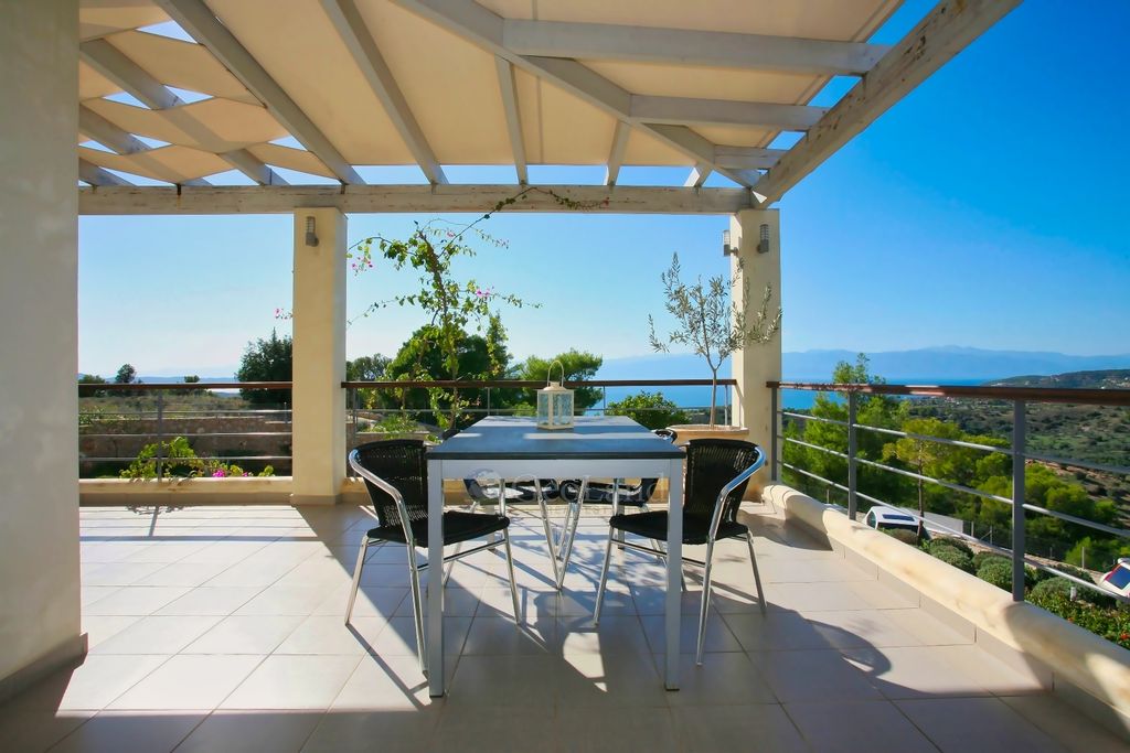 Property photo 1 of 28