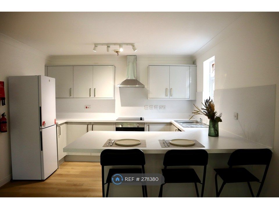 Property photo 1 of 30 Kitchen