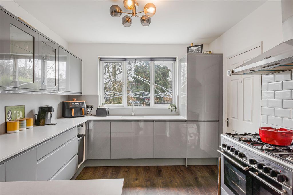 Property photo 2 of 30 2