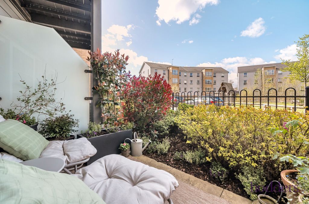 Additional image 4 of 1 bed flat for saleKennett Lane, Chertsey, Surrey KT16