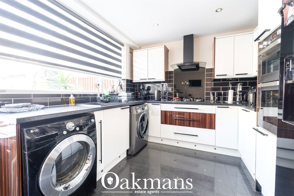 Property photo 3 of 16 Picture No. 21