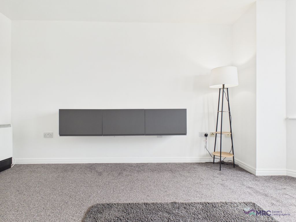 Property photo 3 of 18 Gallery