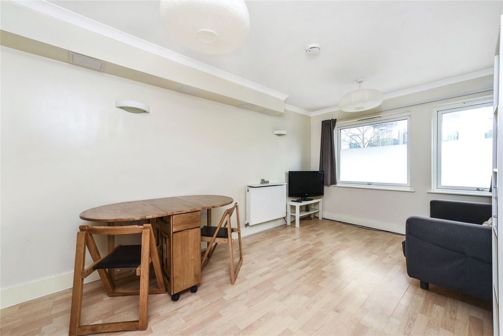 Property photo 3 of 7 Picture No. 15