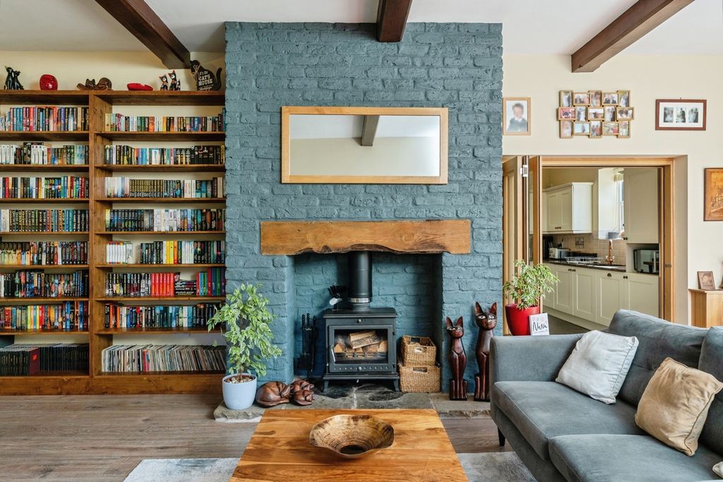 Property photo 2 of 25 Pbox-Img.Jpg