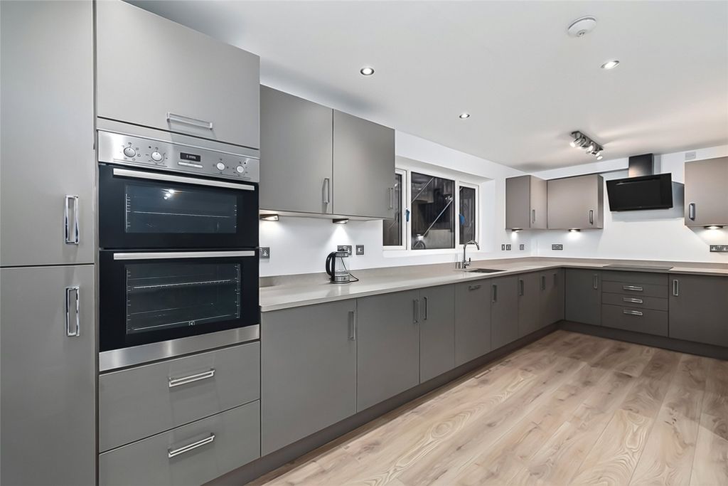 Property photo 3 of 28 3 - Picture No. 31