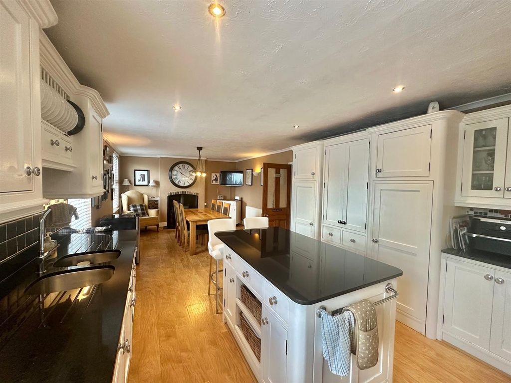 Property photo 2 of 58 153.Jpg