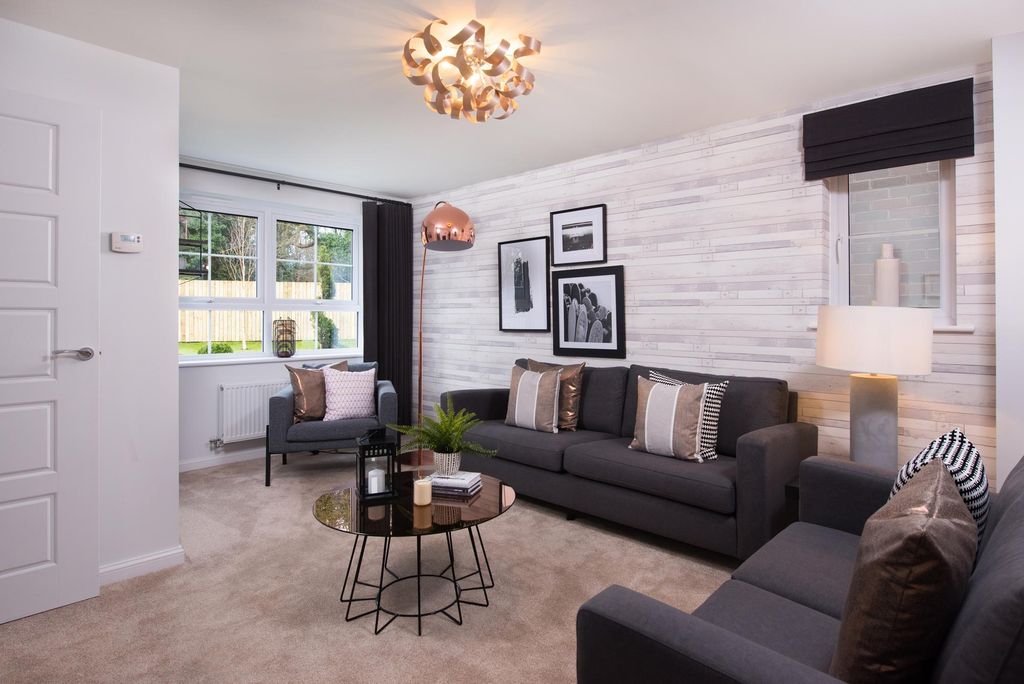 Property photo 3 of 8 Lounge